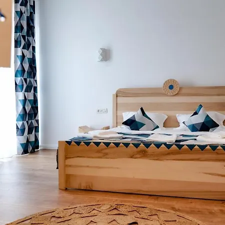 Conacul Olarilor Bed & Breakfast Baia de Fier